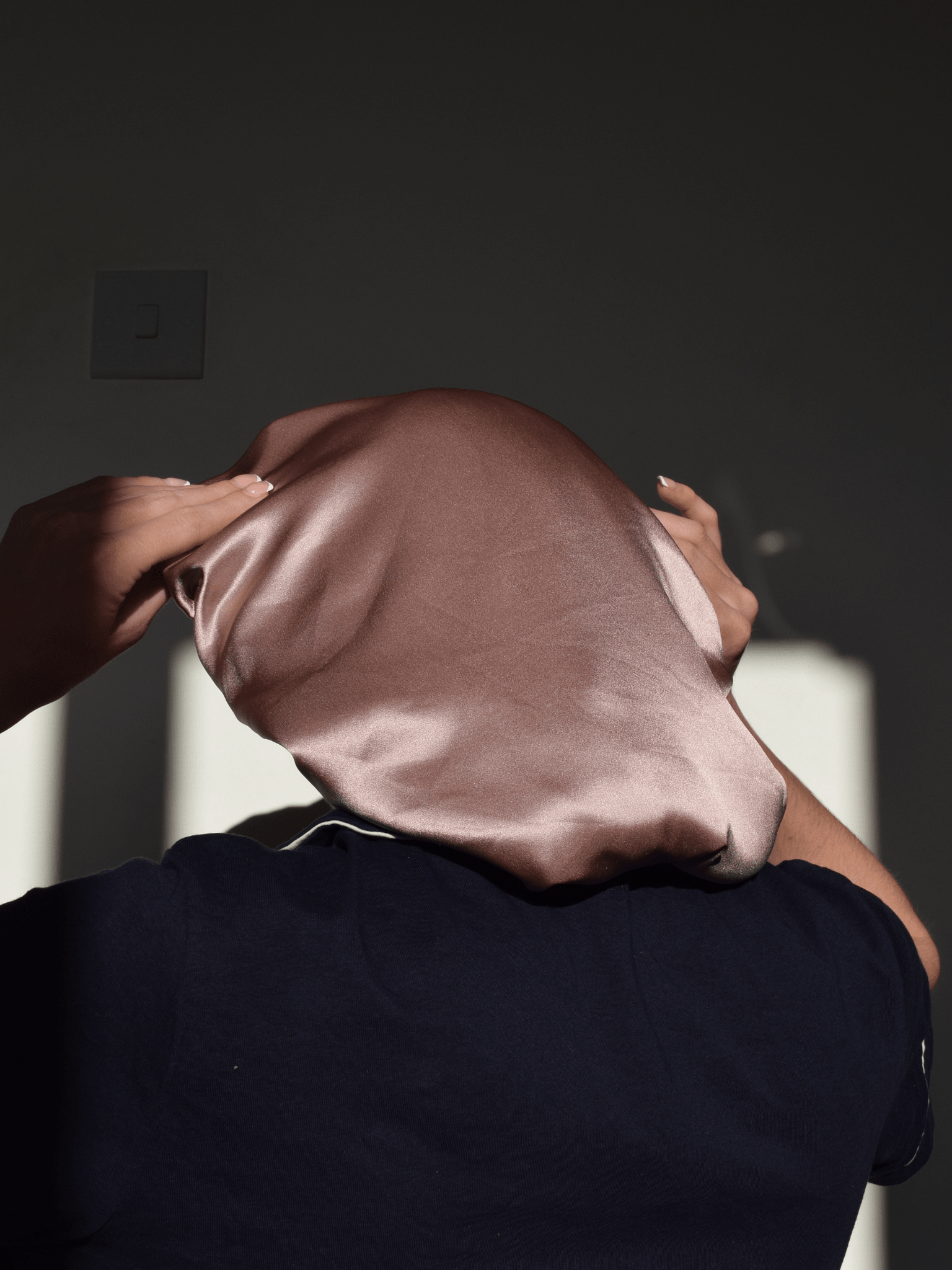 The Cloud — Adjustable Double-Layered Mulberry Silk Bonnet